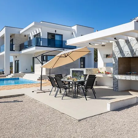 Luxury Balaton With Private Pool Apartment *