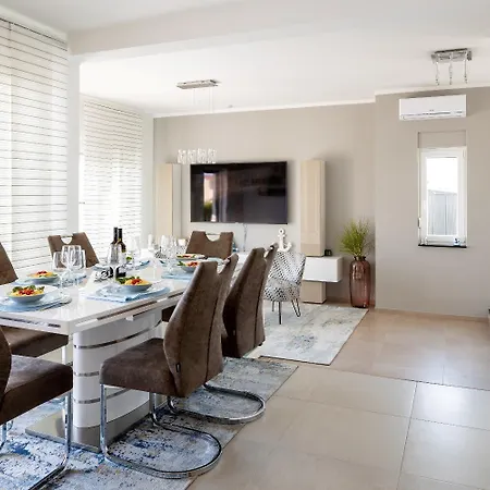 Luxury Balaton With Private Pool Apartment *